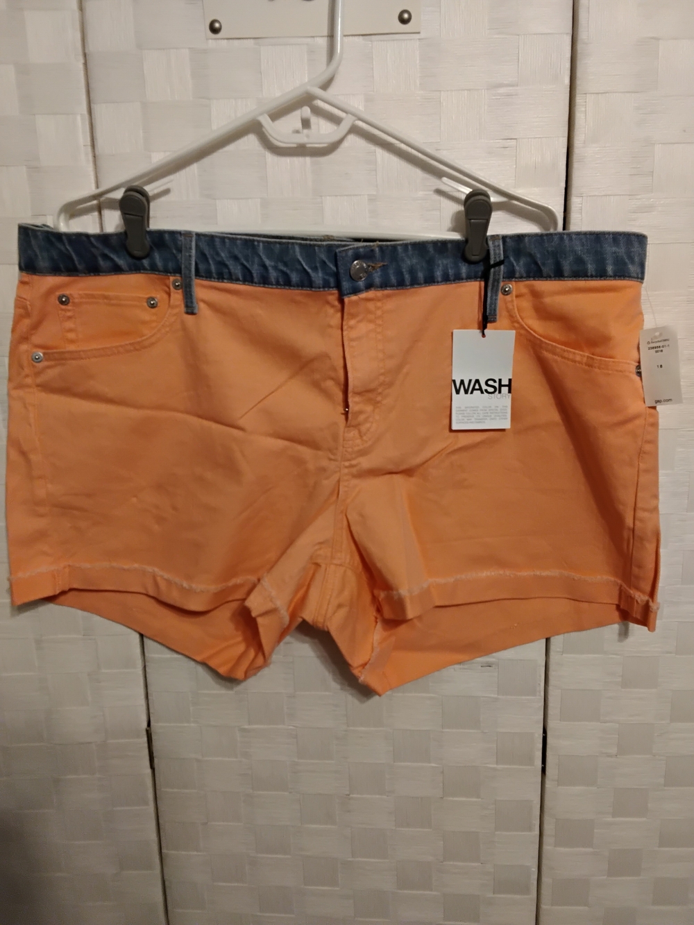 GAP Authentic 1969 Best Girlfriend Short Neon Peach - Size 18 or 34r Women's